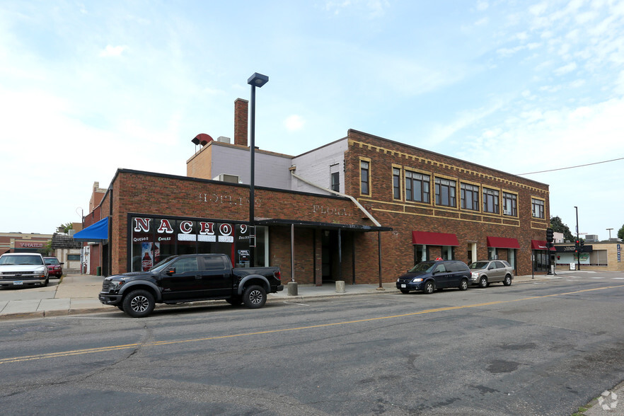 1004 Mainstreet, Hopkins, MN for sale - Primary Photo - Image 1 of 1