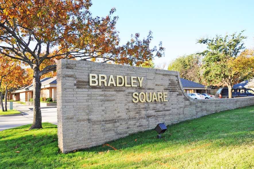 2932 NW 122nd St, Oklahoma City, OK à louer - Photo du bâtiment - Image 2 de 15