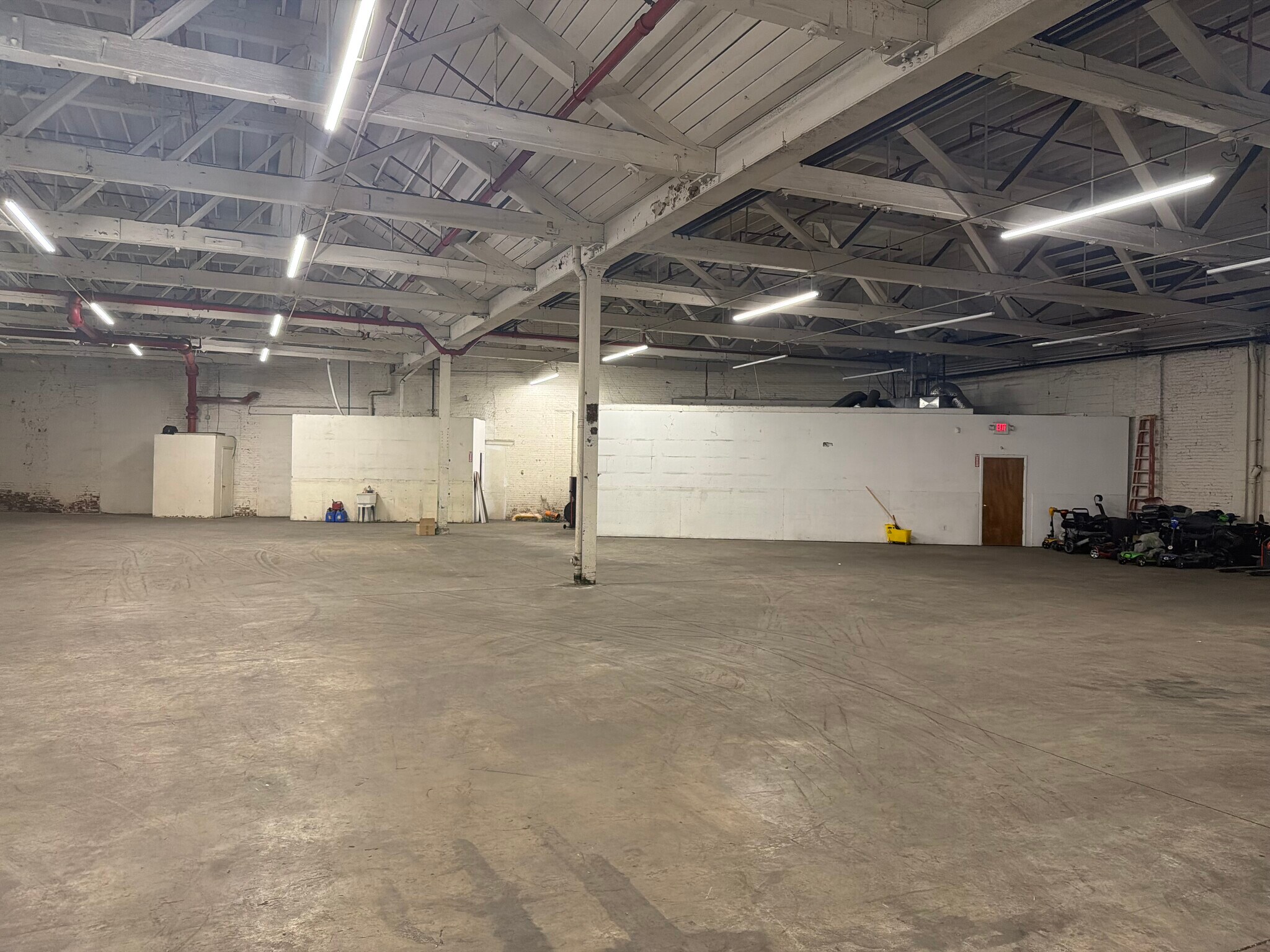 6-32 E 5th St, Paterson, NJ à louer Photo du bâtiment- Image 1 de 1