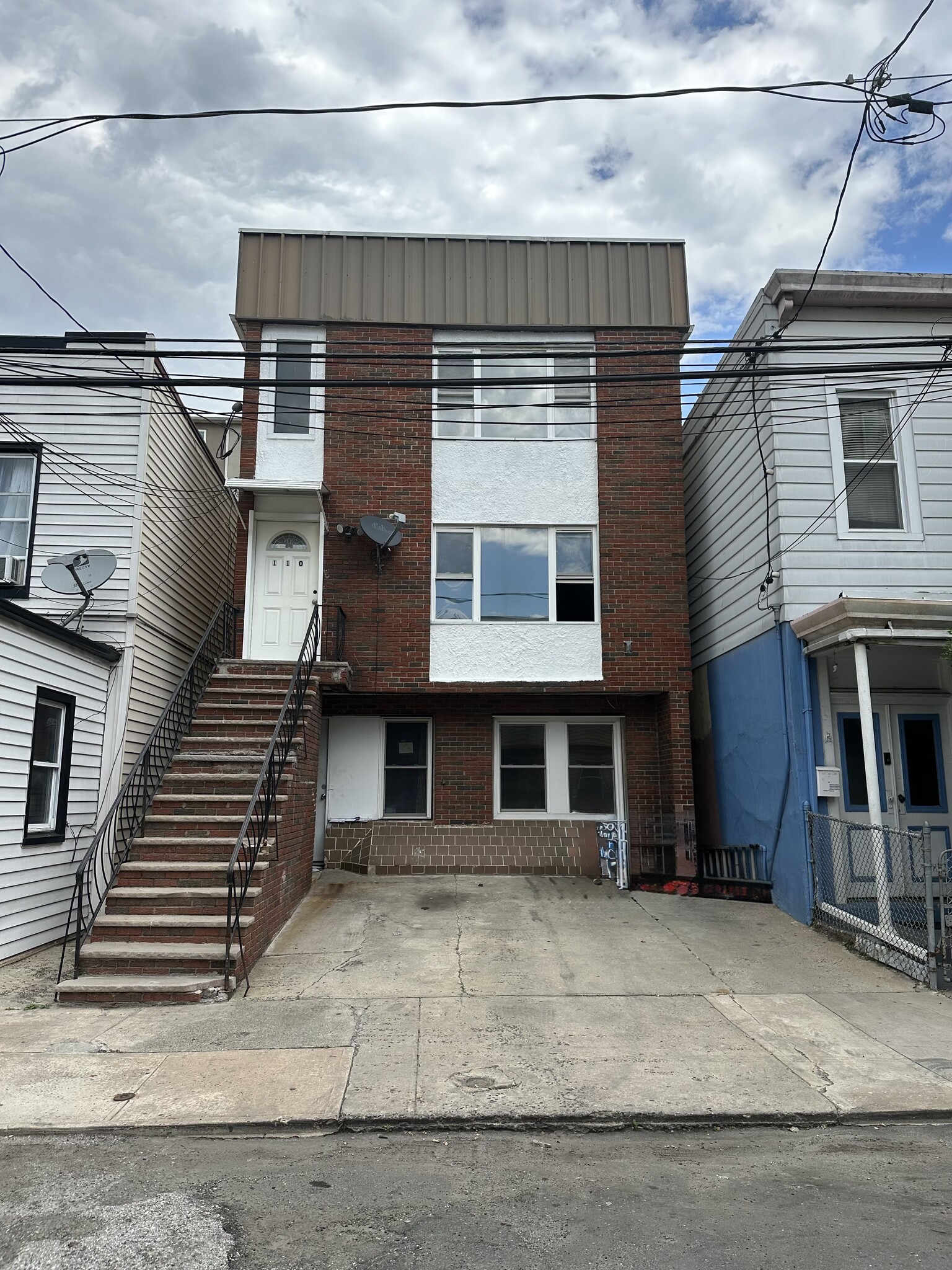 110 Westover Pl, West New York, NJ for sale Primary Photo- Image 1 of 2