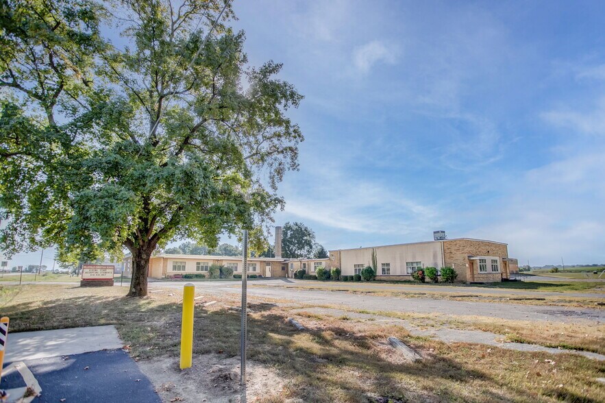 1901 Mascoutah Ave, Belleville, IL à vendre - Photo du bâtiment - Image 3 de 42