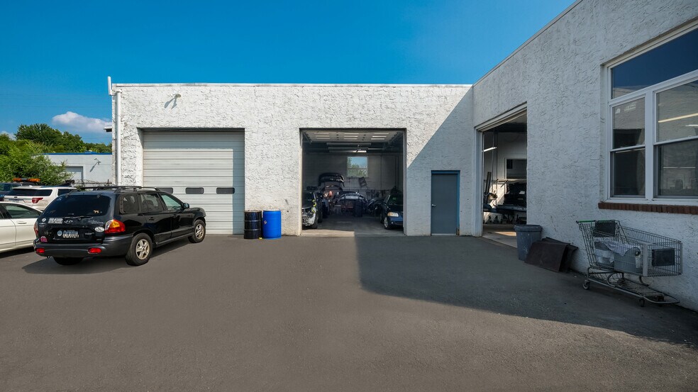 2531 Street Rd, Bensalem, PA à vendre - Photo du bâtiment - Image 3 de 36