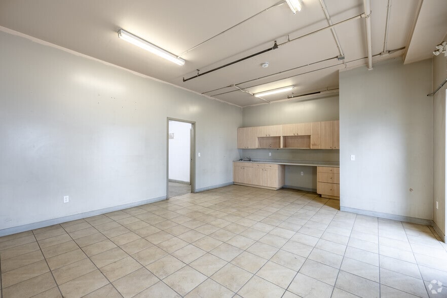 1177-1185 Venture Av SE, Calgary, AB for sale - Lobby - Image 2 of 22
