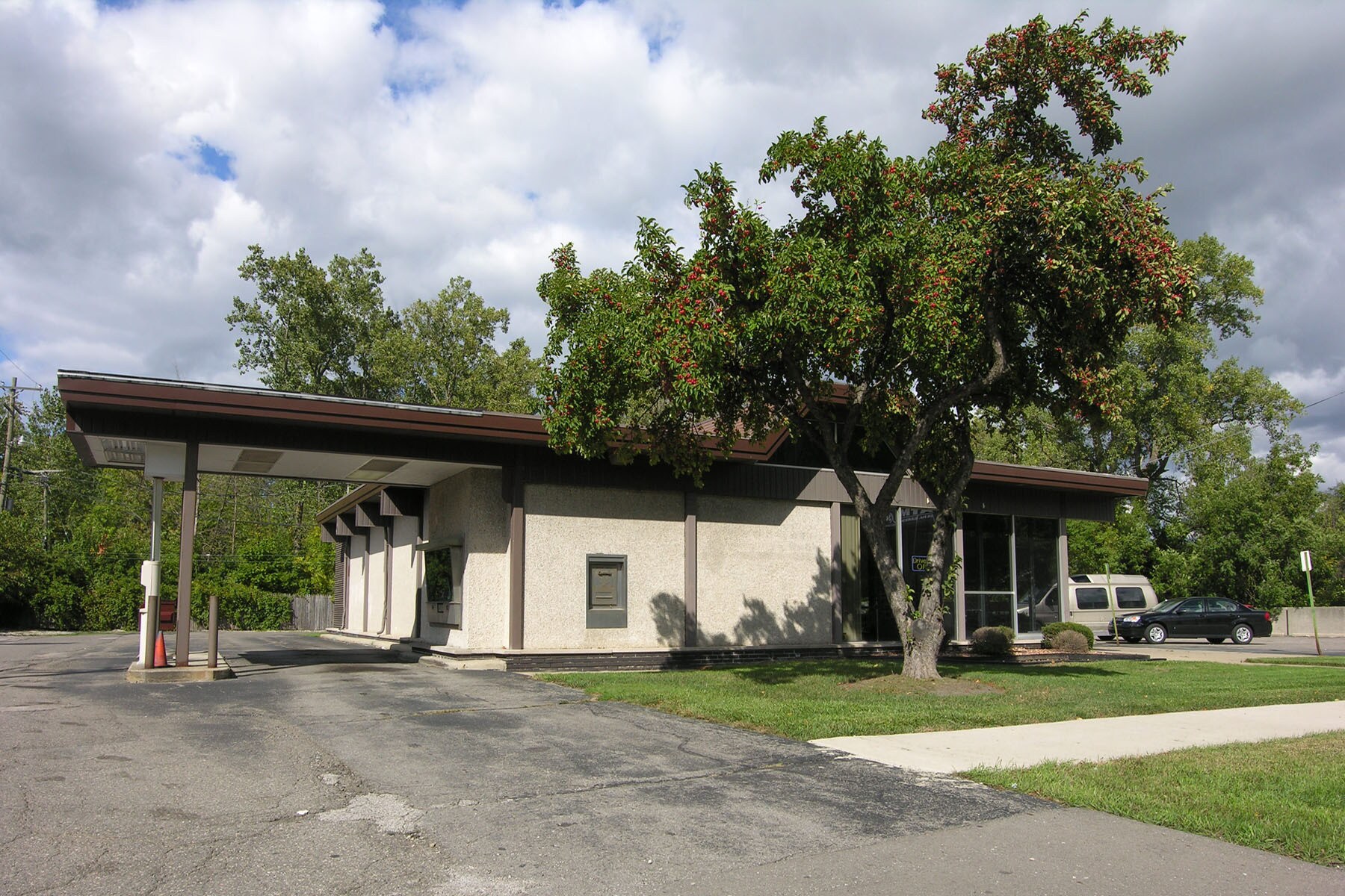 31062 Ecorse Rd, Romulus, MI for lease Primary Photo- Image 1 of 6