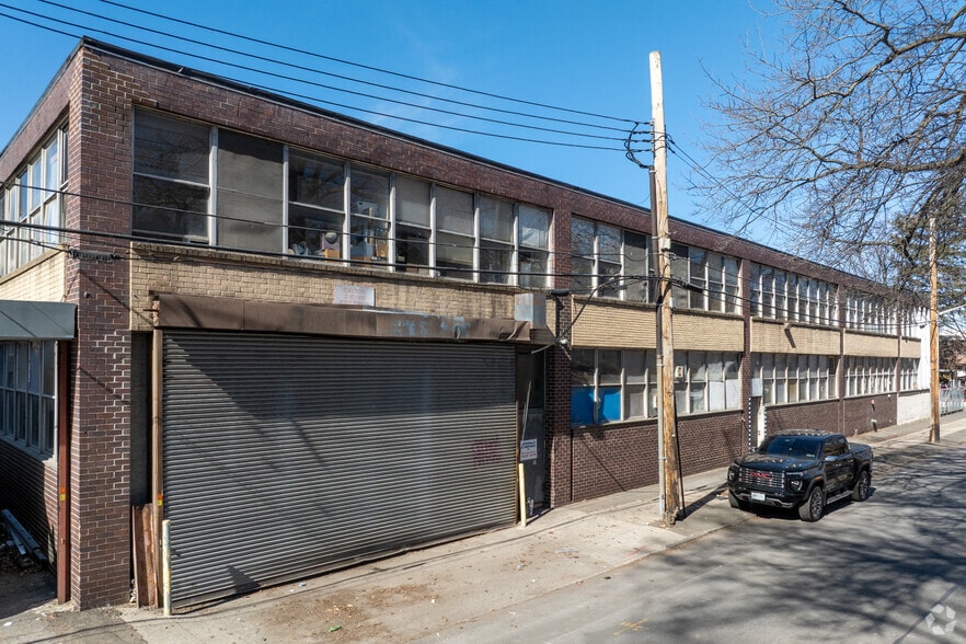 150 N Macquesten Pky, Mount Vernon, NY for lease - Building Photo - Image 3 of 11