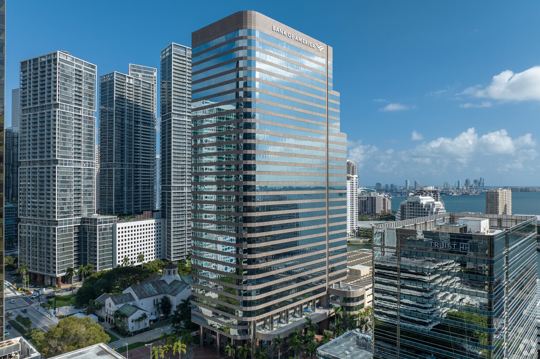 701 Brickell Ave, Miami, FL à louer Photo du bâtiment- Image 1 de 6