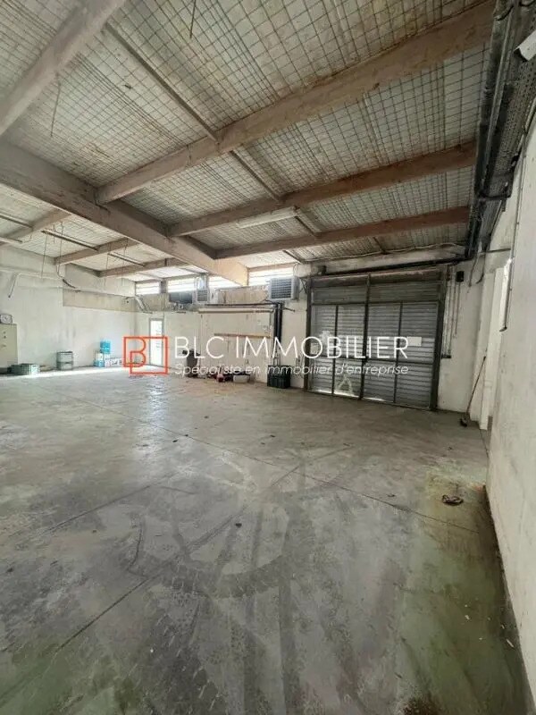 Flex in Aubagne for lease Interior Photo- Image 1 of 6