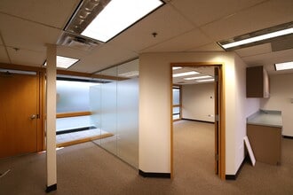 1001 S Monaco Pky, Denver, CO for lease Interior Photo- Image 2 of 9