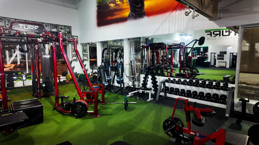 31 Jevlan Dr, Vaughan, ON for lease - Building Photo - Image 2 of 19