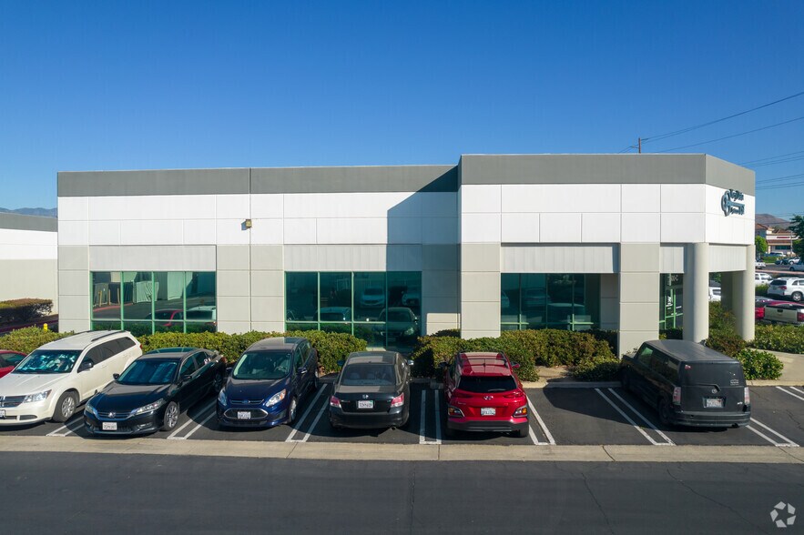 600 Central Ave, Lake Elsinore, CA à louer - Photo du bâtiment - Image 3 de 8