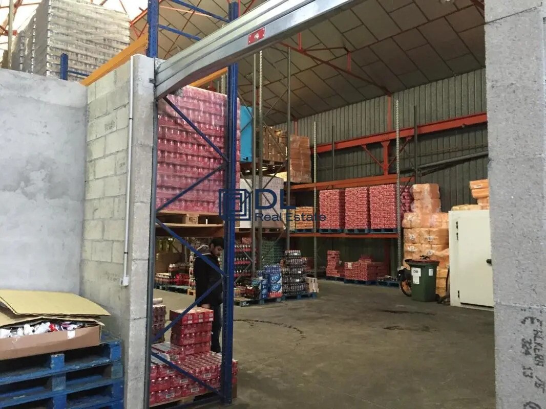 Industrial in Montreuil for lease Interior Photo- Image 1 of 4