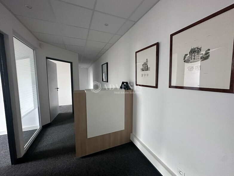 Office in Lille for lease - Interior Photo - Image 3 of 8