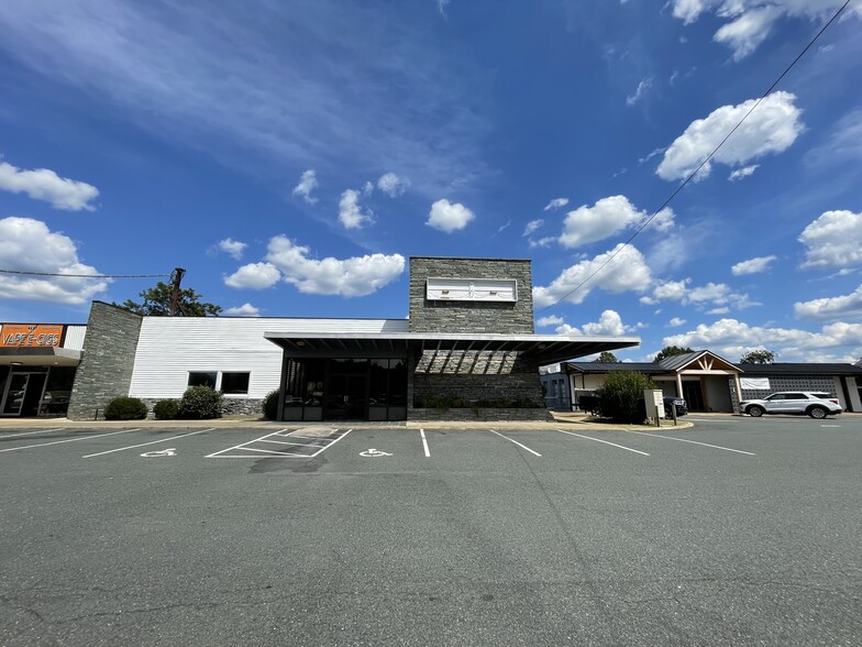 4529-4525 S Amherst Hwy, Madison Heights, VA for lease - Building Photo - Image 1 of 5