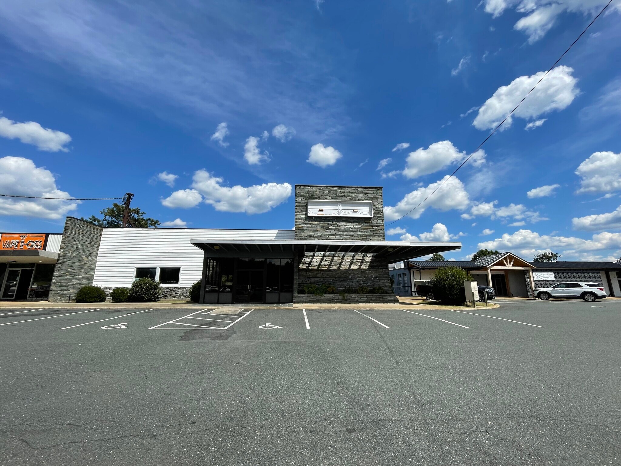 4529-4525 S Amherst Hwy, Madison Heights, VA à louer Photo du bâtiment- Image 1 de 6