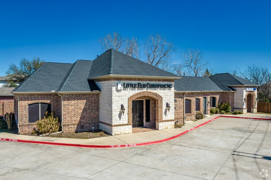 901 E Eldorado Pky, Little Elm, TX à louer - Photo du bâtiment - Image 2 de 23