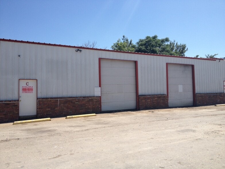 3101 N Main St, Mansfield, TX for lease - Building Photo - Image 2 of 4