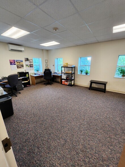 30 L P Henderson Rd, Beverly, MA à louer - Photo du bâtiment - Image 2 de 4