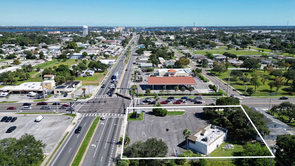 1035 W King St, Cocoa, FL à vendre - Photo du bâtiment - Image 2 de 7