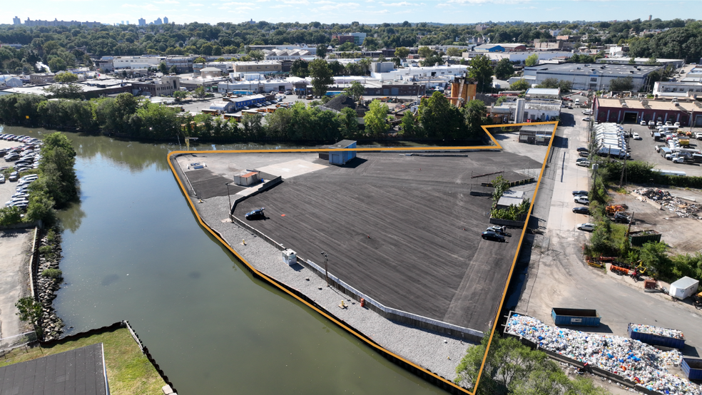 40 Canal St, Mount Vernon, NY à louer - Photo du bâtiment - Image 2 de 6