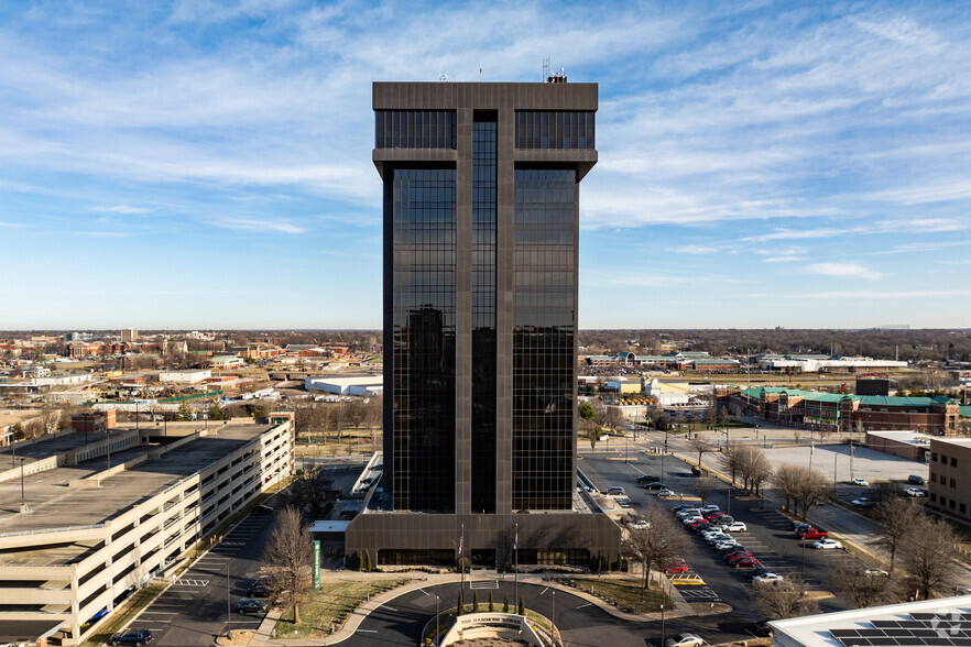 901 E St. Louis St, Springfield, MO for lease - Building Photo - Image 2 of 5