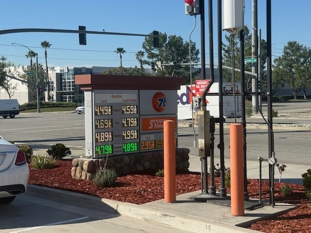 11295 Mulberry Ave, Fontana, CA à vendre - Photo du bâtiment - Image 2 de 4