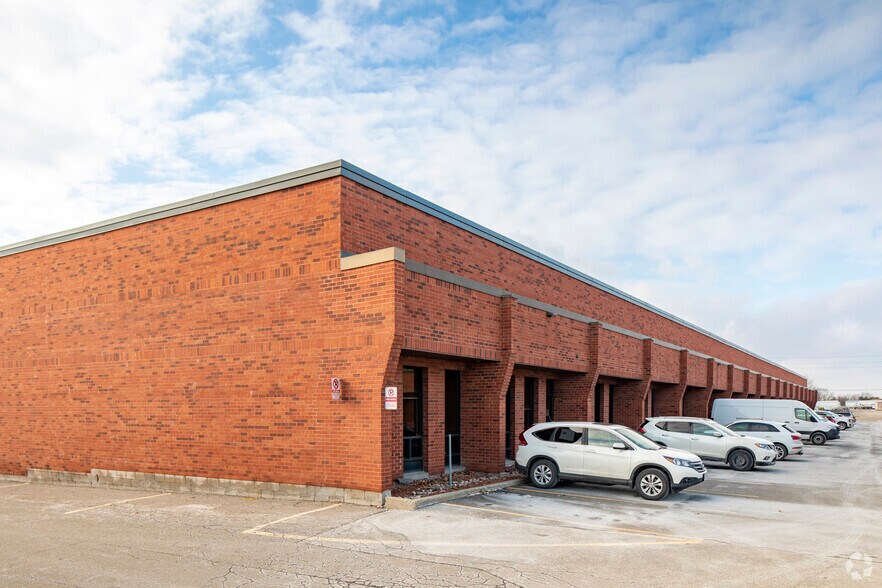 1100 Mid-Way Blvd, Mississauga, ON à louer - Photo du bâtiment - Image 3 de 4