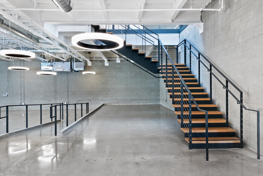 948 N Cahuenga Blvd, Los Angeles, CA for sale - Interior Photo - Image 2 of 10