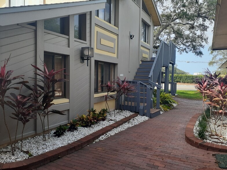 1433 S Fort Harrison Ave, Clearwater, FL for lease - Building Photo - Image 3 of 23