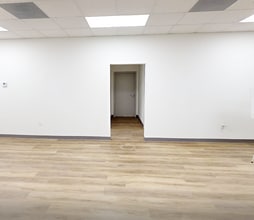 7212-7282 NW 33rd St, Miami, FL à louer Photo intérieure- Image 1 de 5