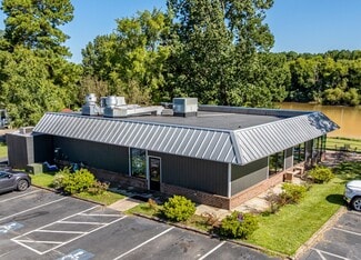 Plus de détails pour 100 S Main St, Lillington, NC - Commerce de détail à vendre