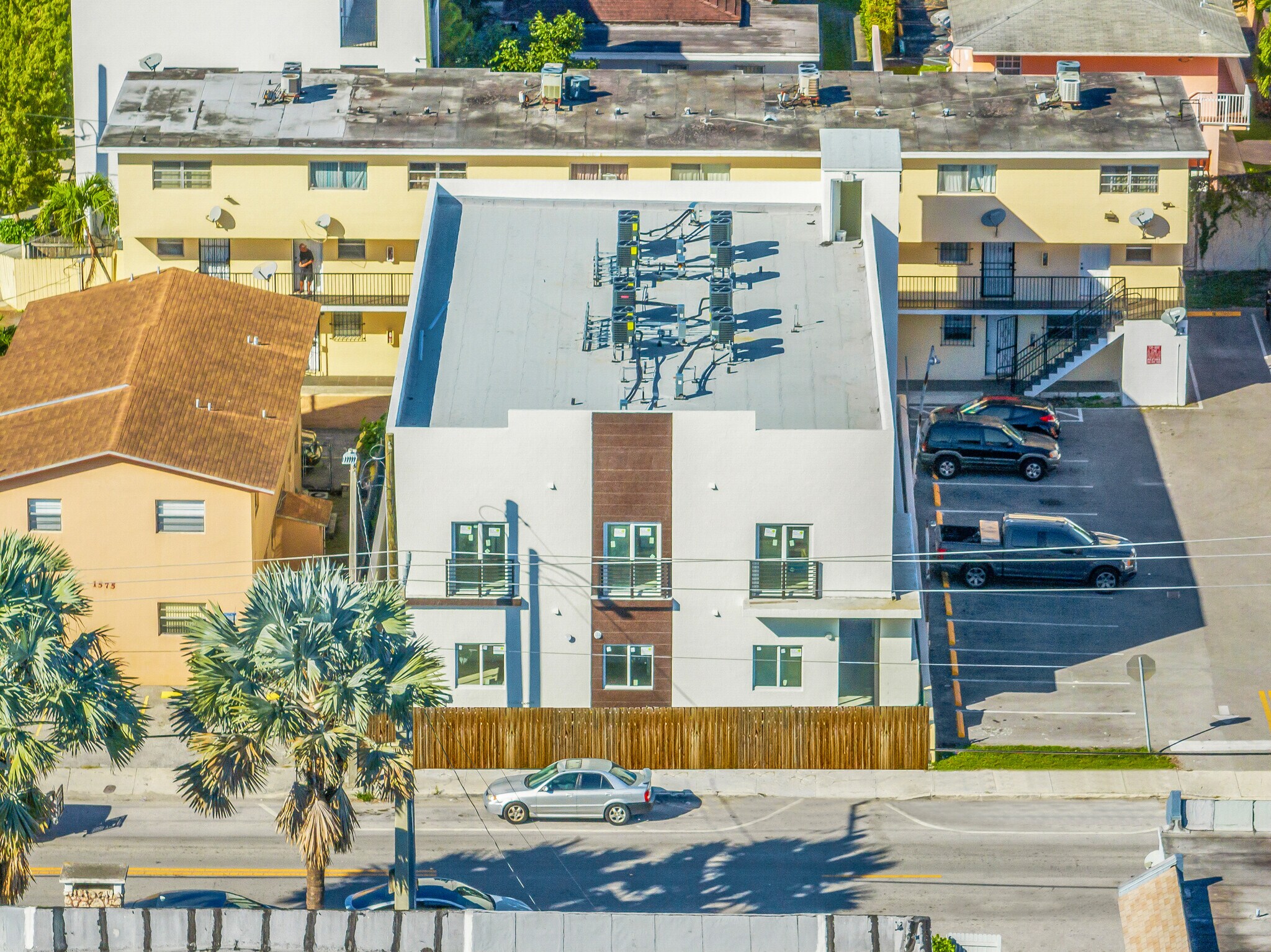 1567 NW 1st St, Miami, FL à vendre Photo principale- Image 1 de 50