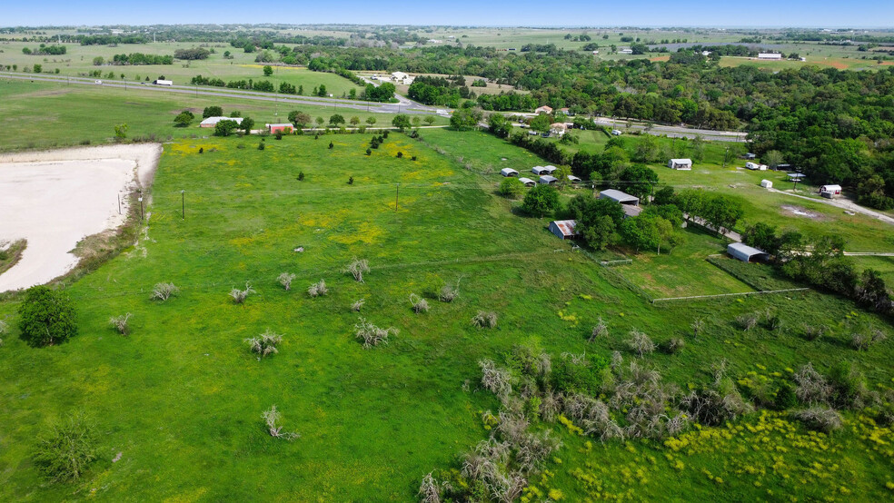 156 Hohenwalde School Rd, Brenham, TX à vendre - Photo du bâtiment - Image 2 de 19