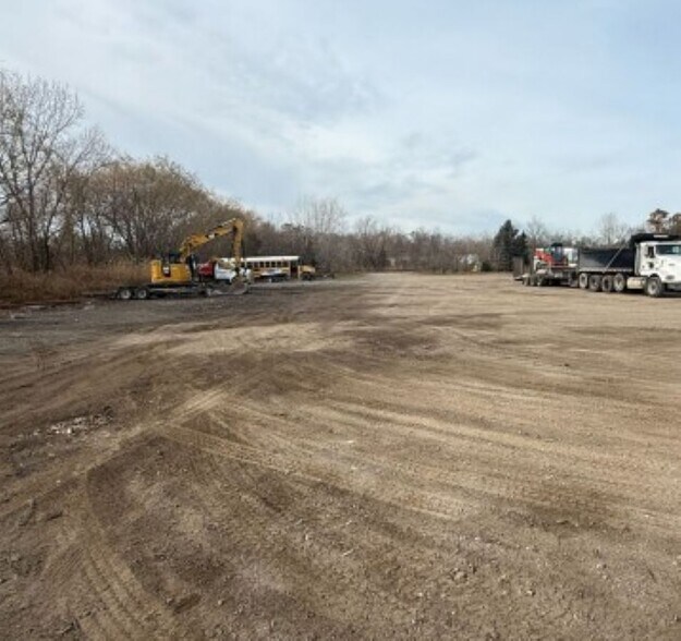 2569 Zam Pky, Milford, MI for lease - Other - Image 2 of 4