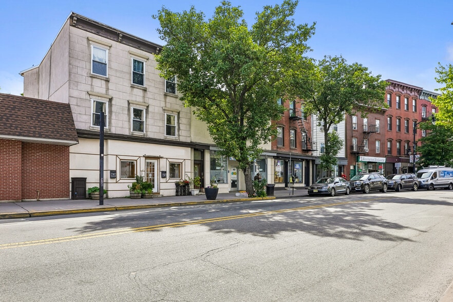 271 Newark Ave, Jersey City, NJ à vendre - Photo du bâtiment - Image 1 de 5