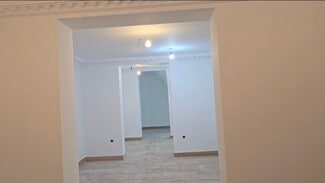 Plus de détails pour Multi-résidentiel à vendre