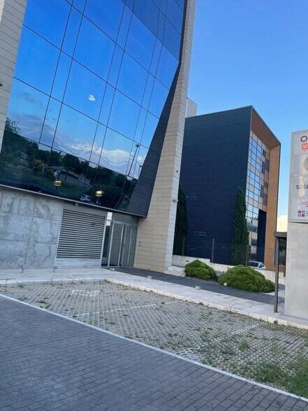 Bureau dans Leganés, Madrid à vendre - Photo du bâtiment - Image 2 de 6