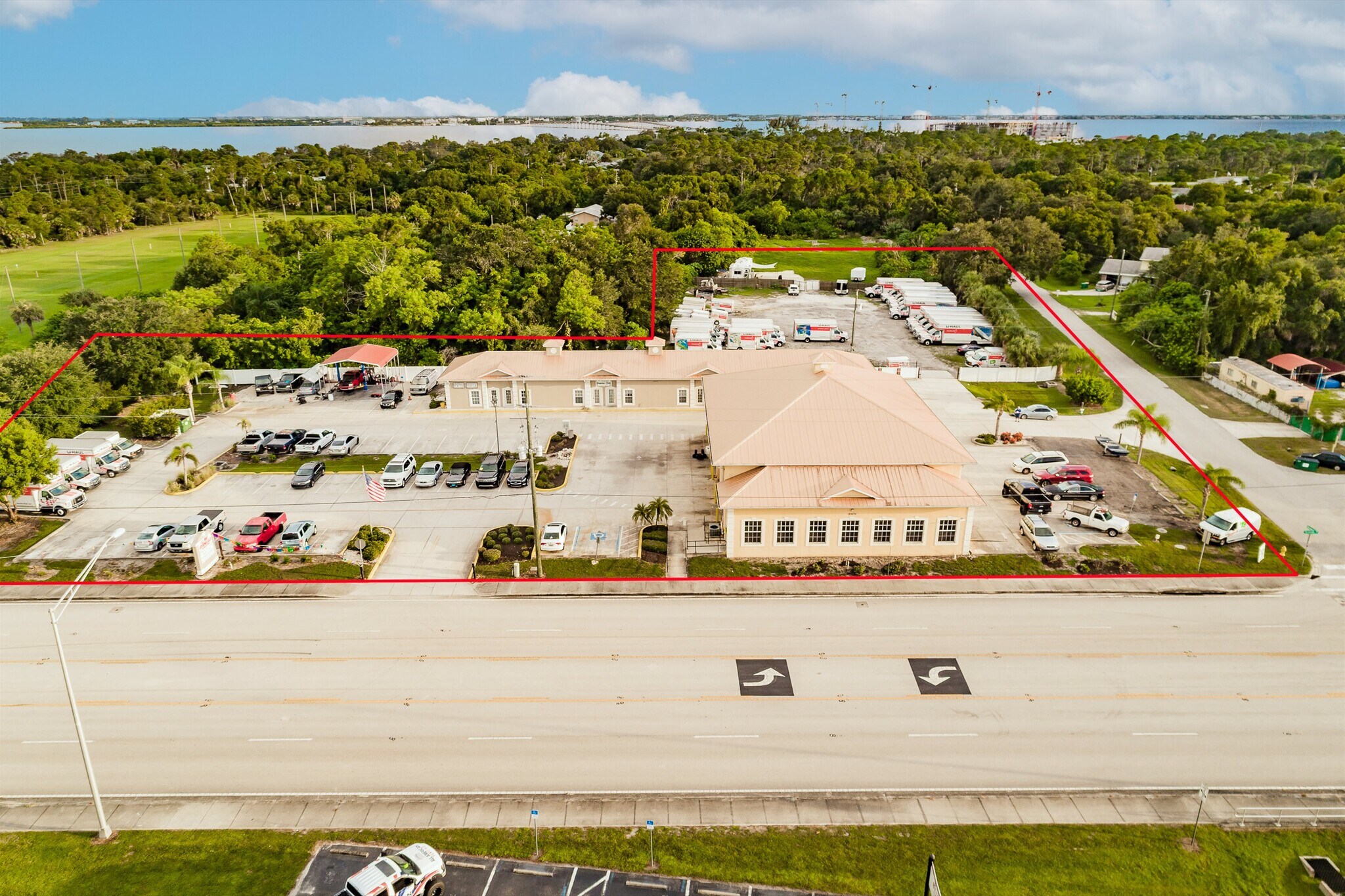 23371 Harborview Rd, Port Charlotte, FL à vendre Photo principale- Image 1 de 10