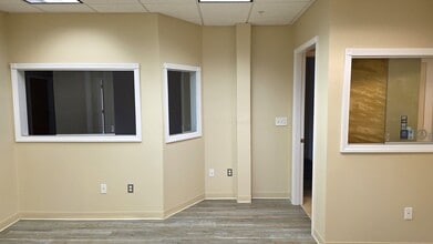 503 Wolcott Rd, Wolcott, CT à louer Photo intérieure- Image 2 de 6