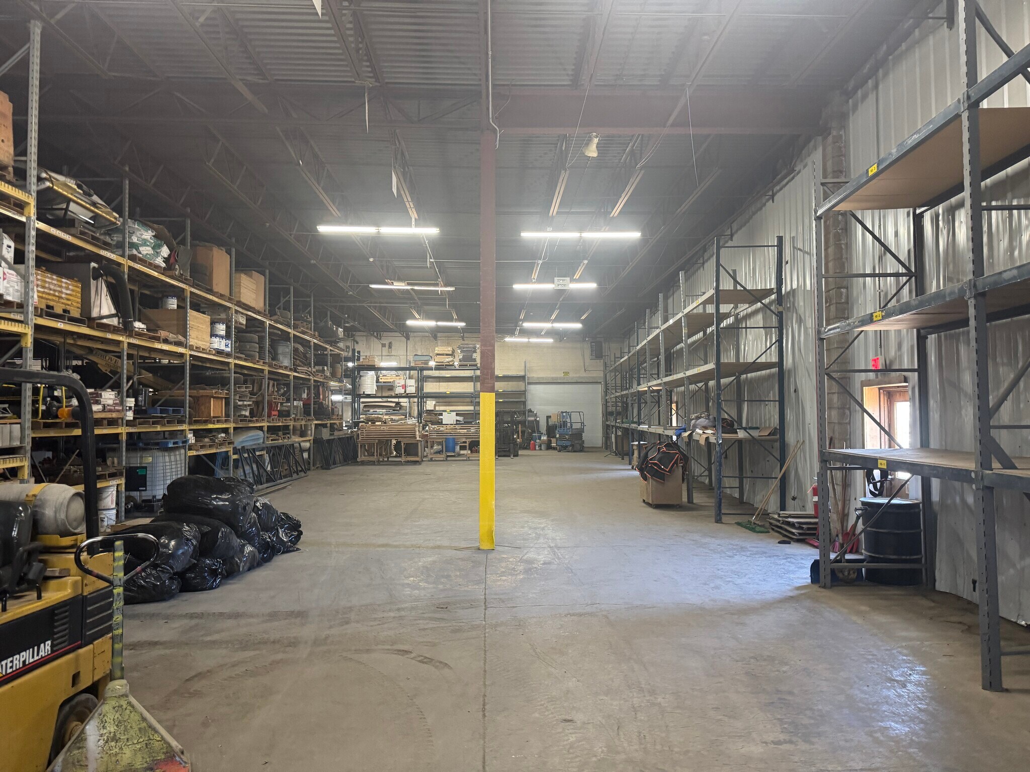 453 5th St, Random Lake, WI à louer Photo intérieure- Image 1 de 4