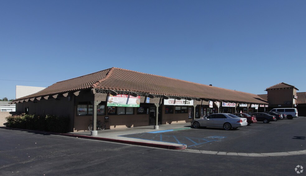 2395 Hamner Ave, Norco, CA à louer - Photo du bâtiment - Image 2 de 4