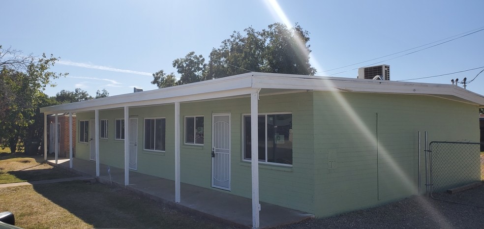 2102 W Morten Ave, Phoenix, AZ à vendre - Photo du bâtiment - Image 1 de 7