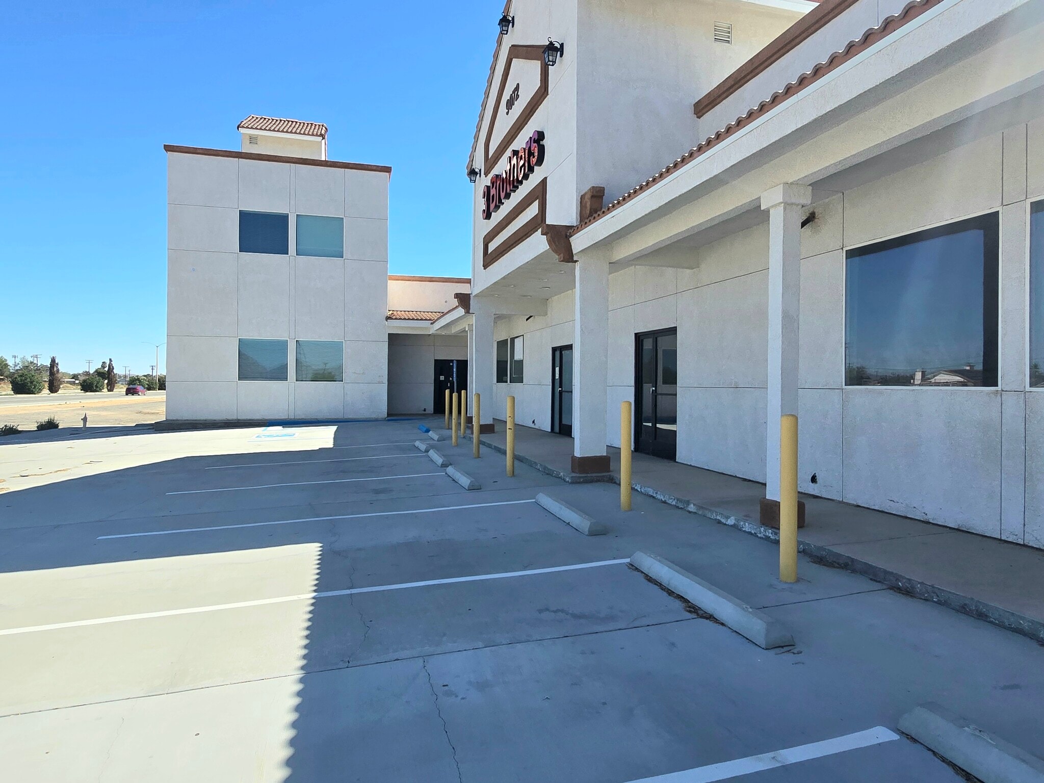 9072 California City Blvd, California City, CA à louer Photo intérieure- Image 1 de 4