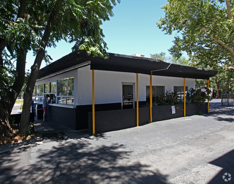 978 Olive Dr, Davis, CA à louer - Photo du bâtiment - Image 2 de 2