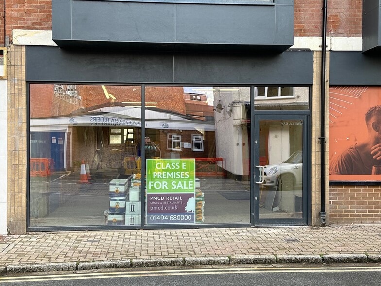 32C Station Rd, Gerrards Cross à vendre - Photo du bâtiment - Image 2 de 4