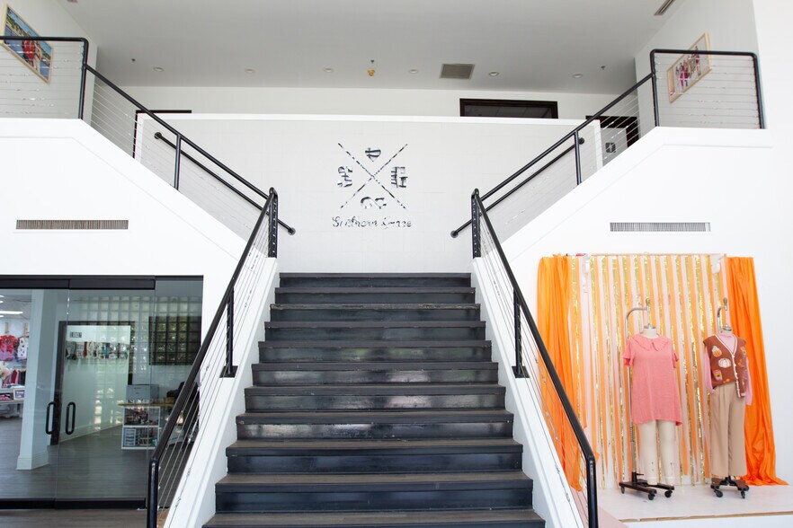 1330 Capital Pky, Carrollton, TX à vendre - Photo intérieure - Image 2 de 16