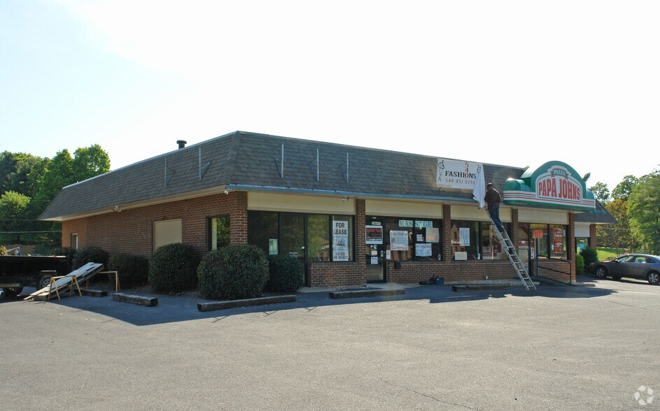 644 Greenville Ave, Staunton, VA à vendre - Photo principale - Image 1 de 3