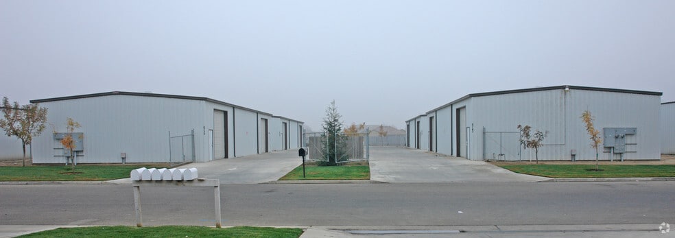 6737 W Pershing Ave, Visalia, CA for lease - Building Photo - Image 2 of 2