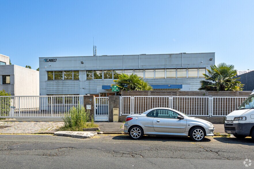 16 Rue Thomas Edison, Gennevilliers à louer - Photo du bâtiment - Image 2 de 32