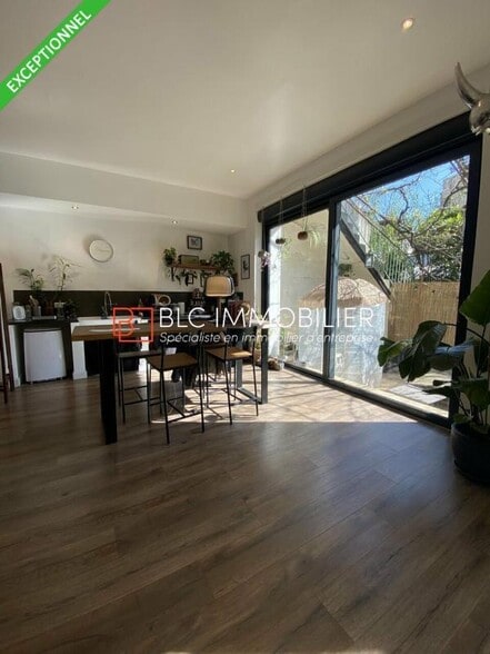 Retail in Marseille for lease - Building Photo - Image 3 of 7