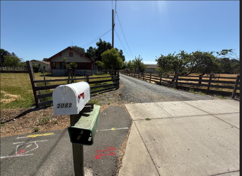 2082 Fulton Rd, Santa Rosa, CA for sale - Primary Photo - Image 1 of 25